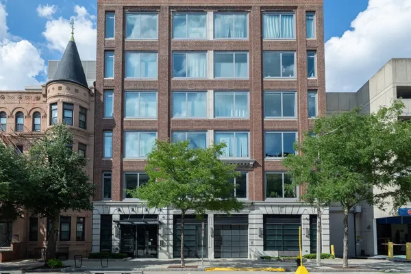 43 WESTLAND AVE 409