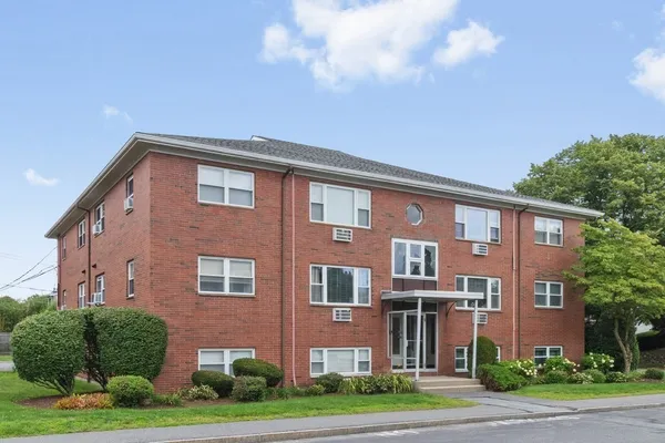 40 WHITMAN RD B-2