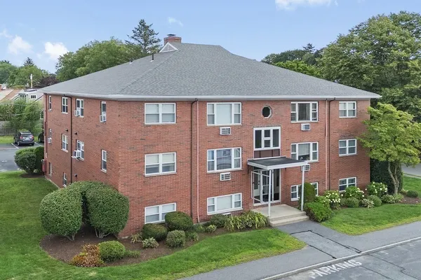 40 WHITMAN RD B-2