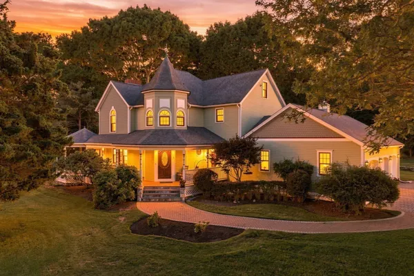 5 CAPTAIN HARRIS DR