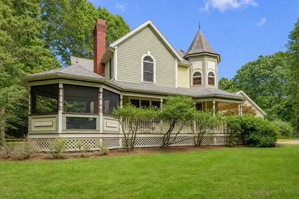 5 CAPTAIN HARRIS DR