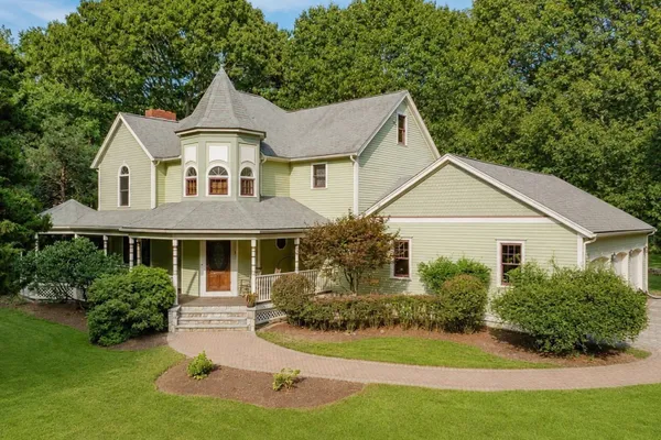 5 CAPTAIN HARRIS DR