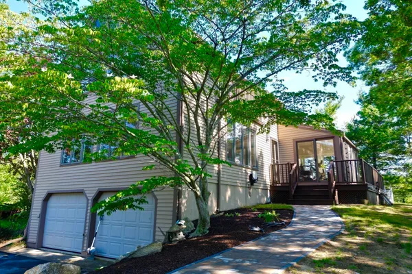 18 MARSCOT WAY