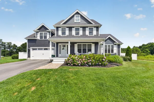 21 BUNKER LN