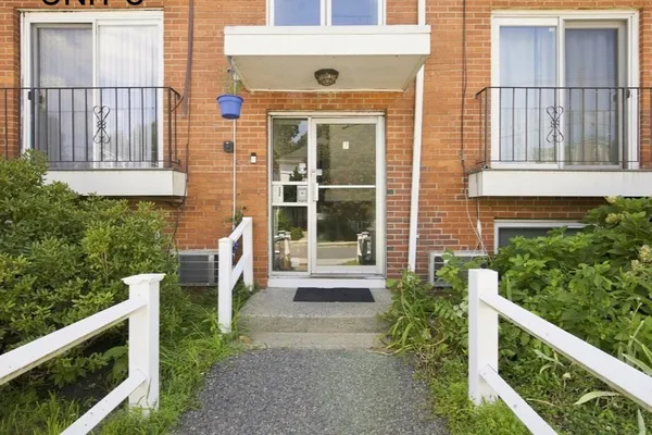 7 ENDICOTT ST 3