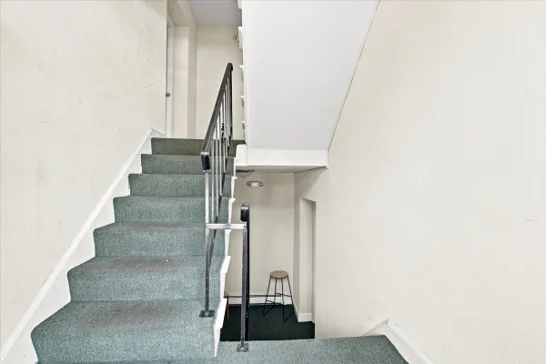 7 ENDICOTT ST 3