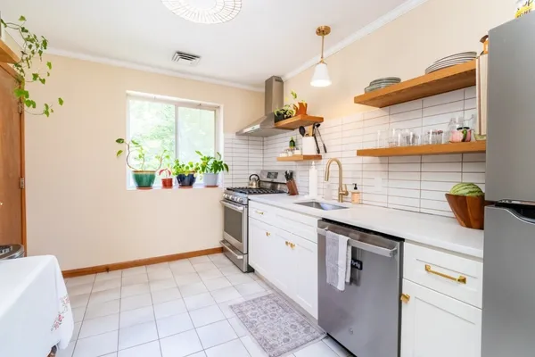 25 BAYBERRY DR 4