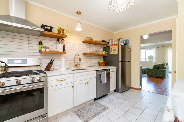 25 BAYBERRY DR 4