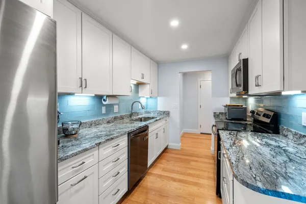 1210 GREENDALE AVE 311
