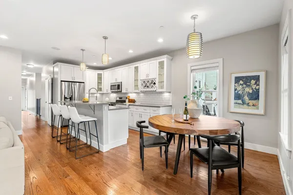 23 DOWNER AVE 1