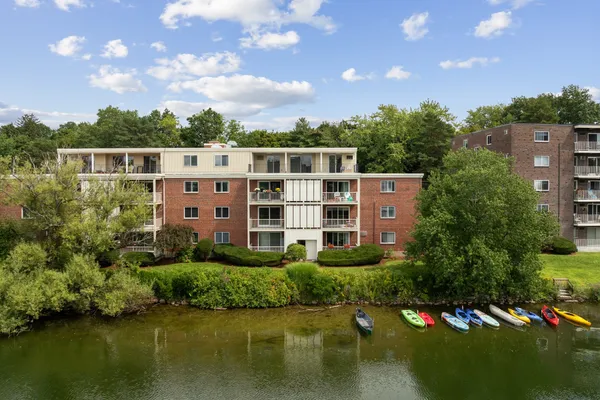 20 HAMILTON RD 401