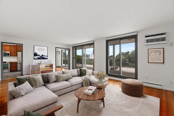 20 HAMILTON RD 401