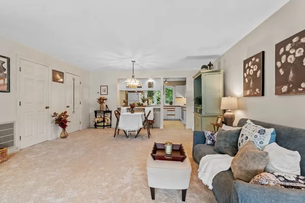 101 S AVE 1004
