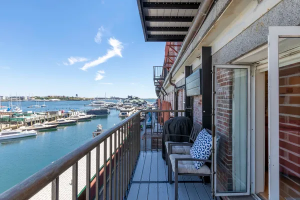 33 COMMERCIAL WHARF 41-42