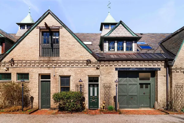 103 BELLEVUE ST 4
