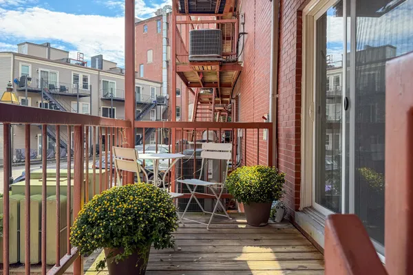 17 MAIN ST 17