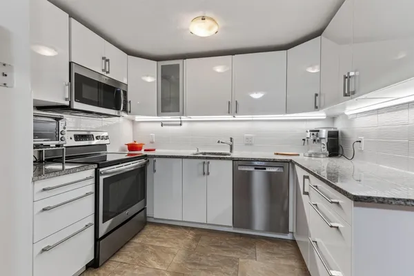 131 PIERCE ST 304