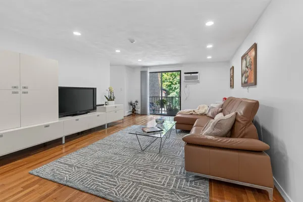 131 PIERCE ST 304