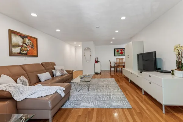 131 PIERCE ST 304