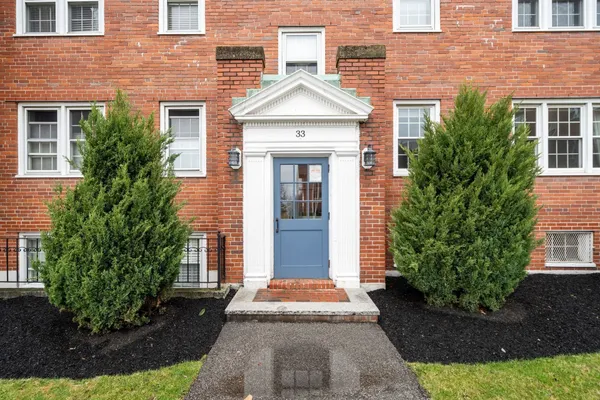 33 LENNON CT 43