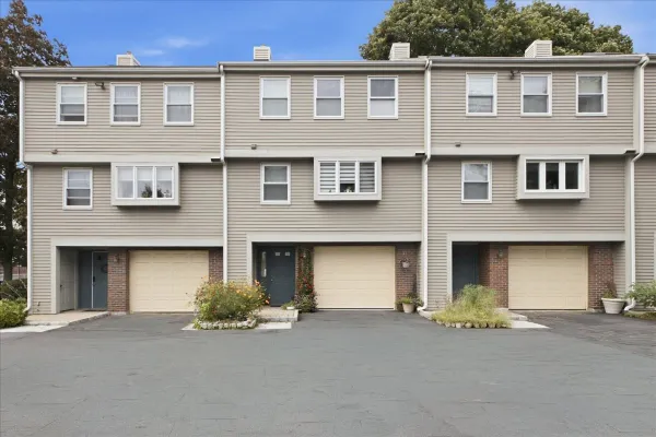 174 ADAMS ST 2