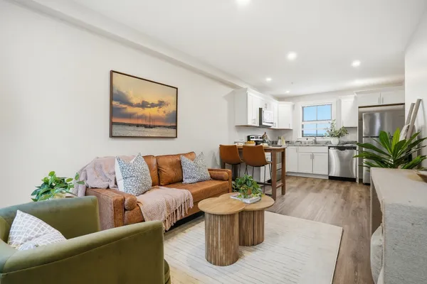 10 WATER ST 2