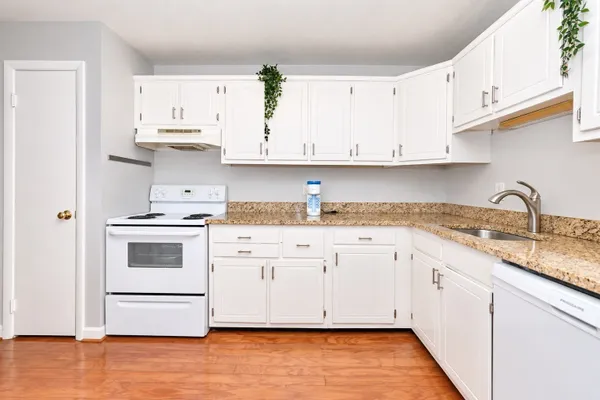 11 COGSWELL AVE 6