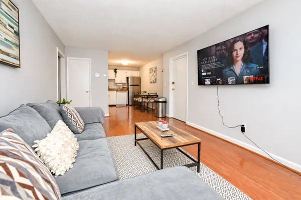 11 COGSWELL AVE 6