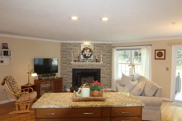 73 BRIDLE CROSS RD 73