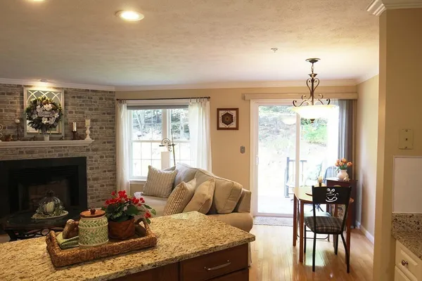 73 BRIDLE CROSS RD 73
