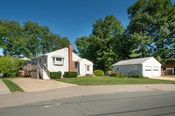 40 BORDER RD