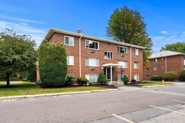 3 ALBERT DR 11