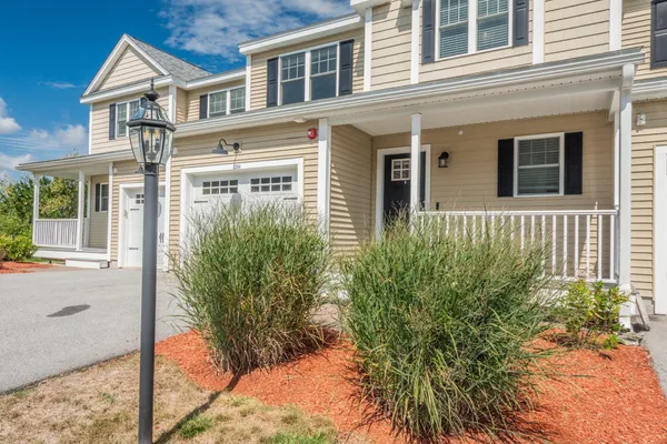 1204 HAZELWOOD WAY 1204