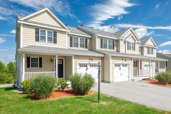 1204 HAZELWOOD WAY 1204