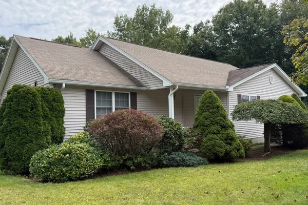 12 DEERFIELD CIR