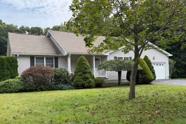 12 DEERFIELD CIR