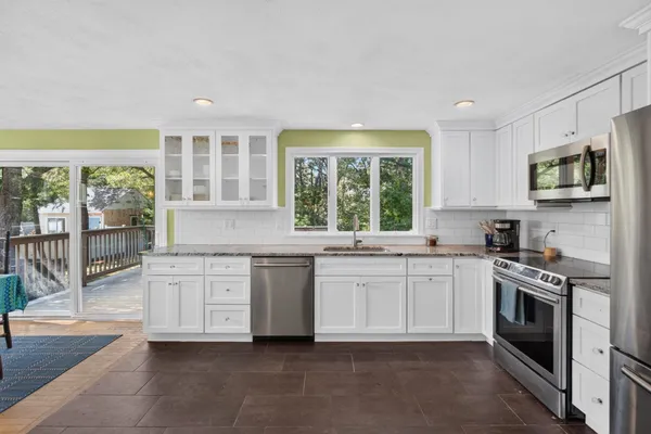40 HIGH PINE DR