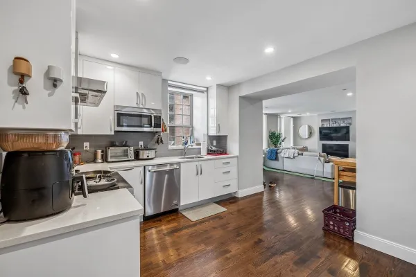 225 DORCHESTER ST 27