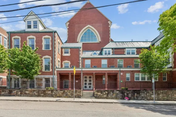 225 DORCHESTER ST 27
