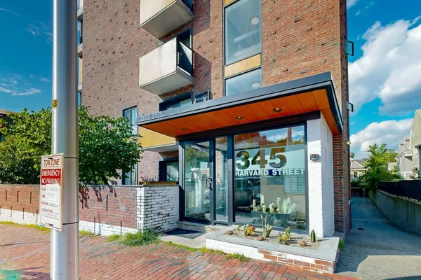 345 HARVARD ST 2 E-F