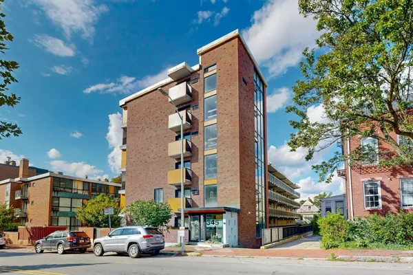 345 HARVARD ST 2 E-F
