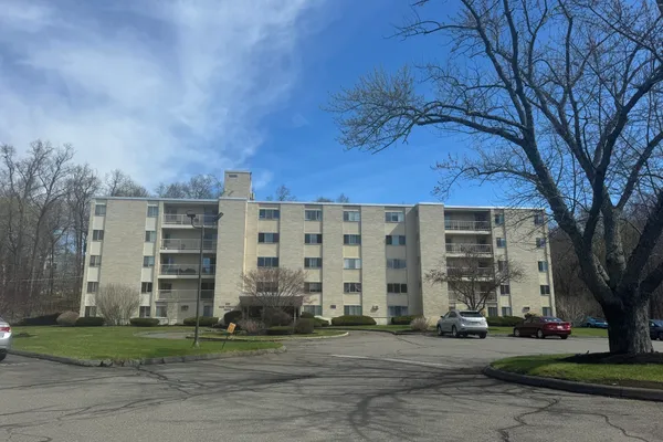 300 PARK TERRACE DR 322