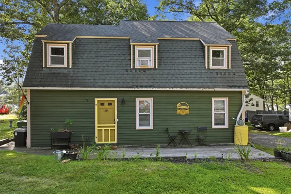 24 BRIARCLIFF LN