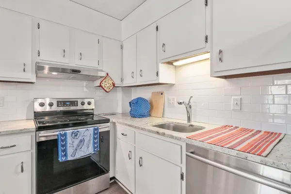 164 GALEN ST 53