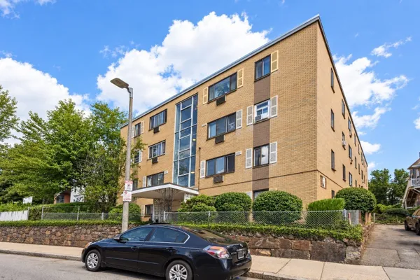 46 ADAMS ST D-4