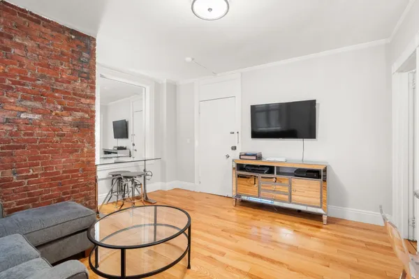21 BEACON ST 3N
