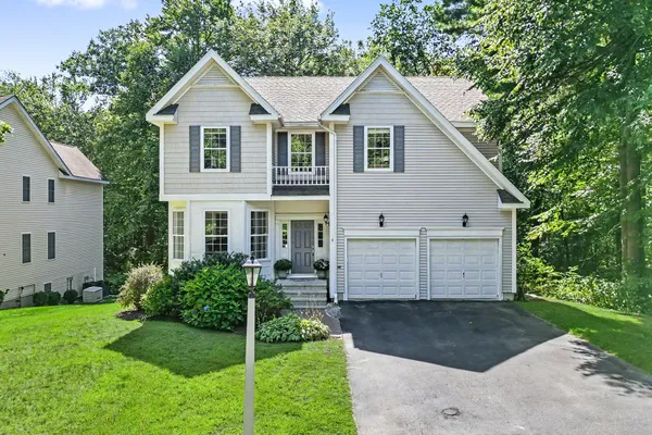 8 SOUTHWOOD DR 8