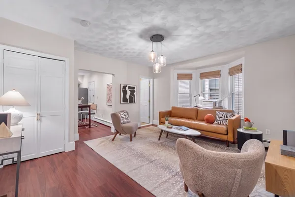 64 HYDE PARK AVE 2
