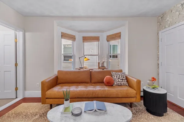 64 HYDE PARK AVE 2