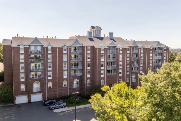 100 BOATSWAINS WAY 308